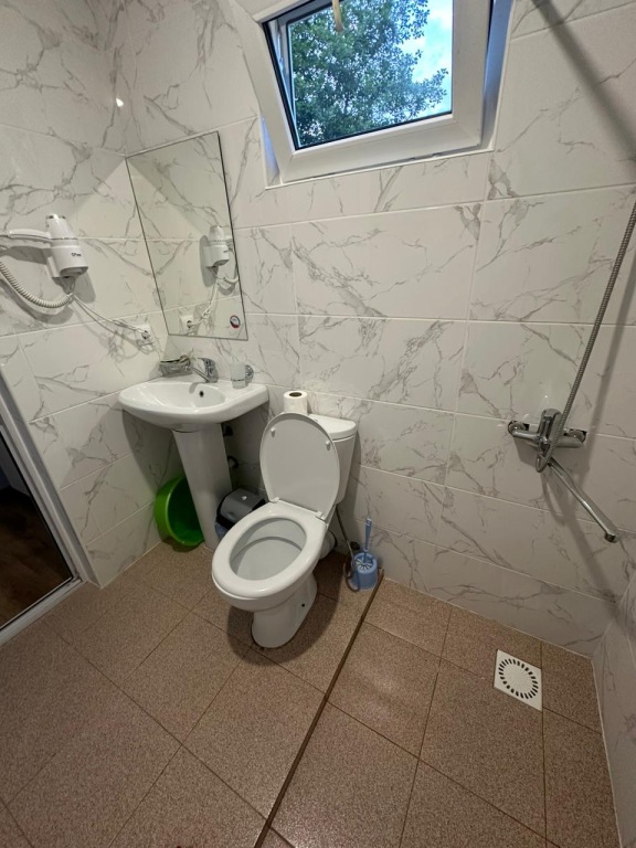 Четырёхместный полулюкс Comfort с красивым видом из окна в Частный дом У Романа