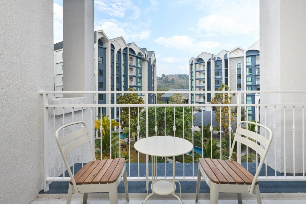 Title Halo1 Saturn 406 Apartments