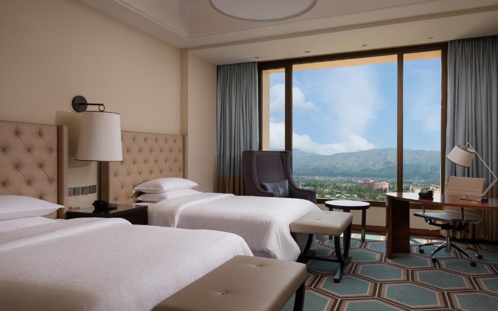 Двухместный номер Standard с красивым видом из окна 2 отдельные кровати в Отель Hilton Dushanbe