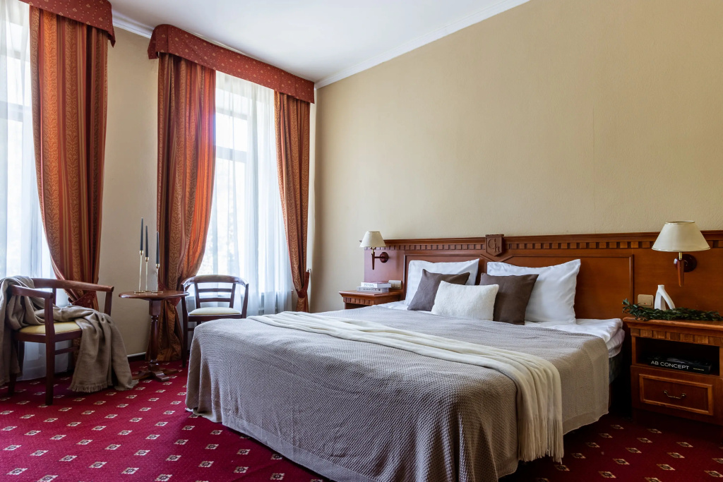 Superior Double room (full double bed)