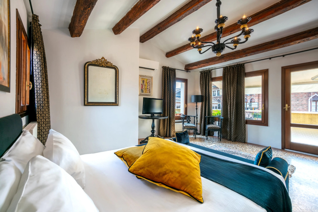 3 Bedrooms Apartment with view