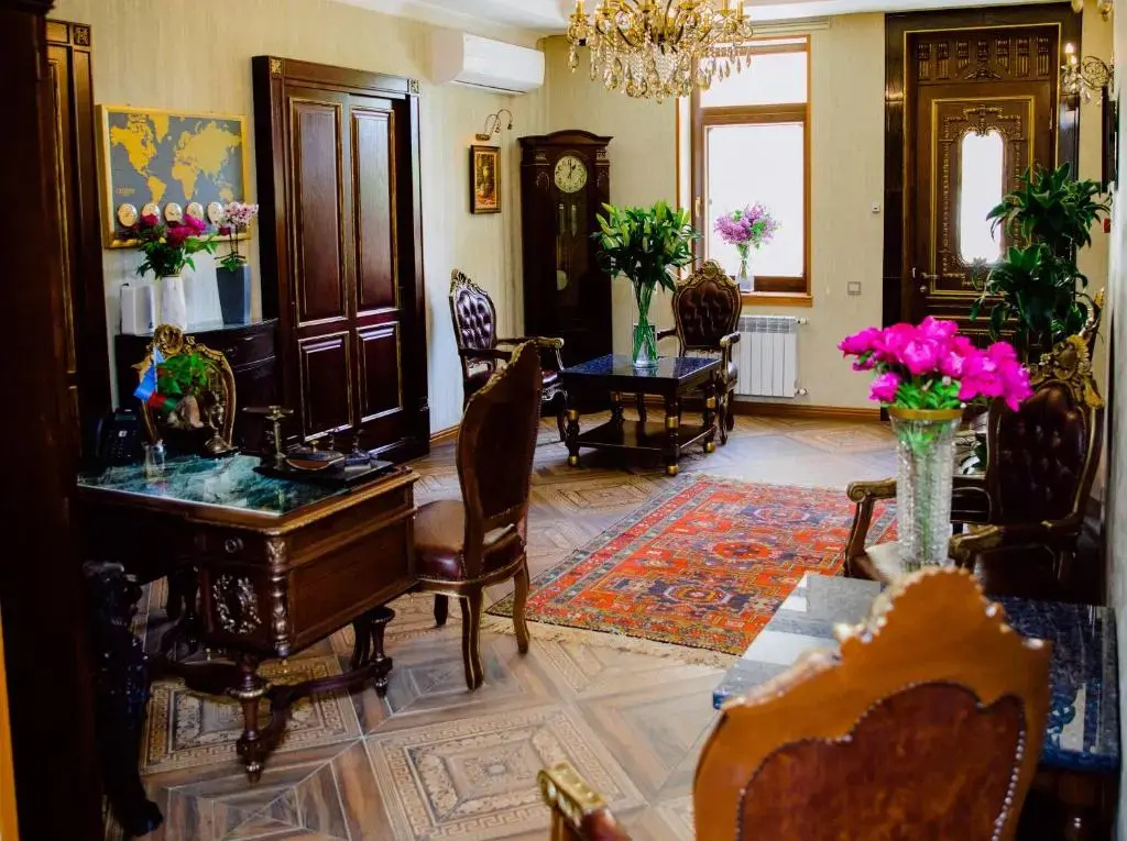 Royal Antique Boutique Hotel — фото