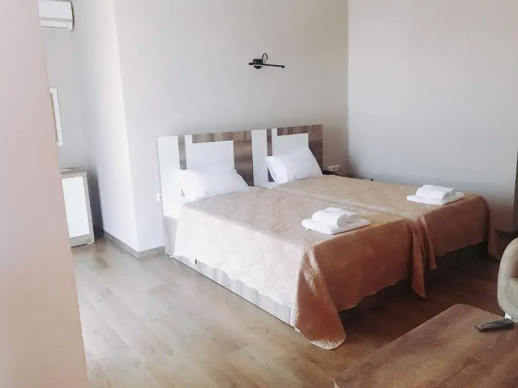 Economy room