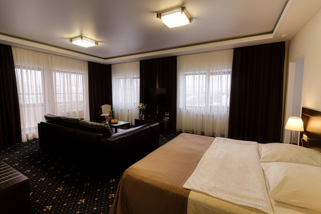 Inter Hotel Room Type - Suite with balcony