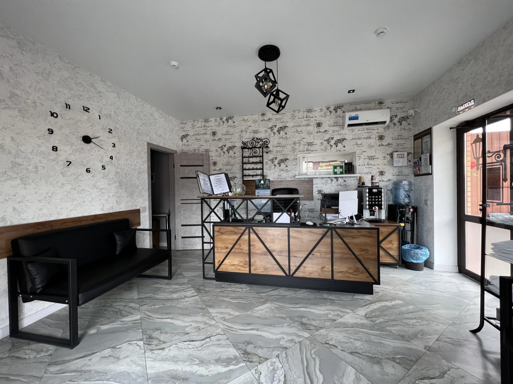 Lobby & Reception