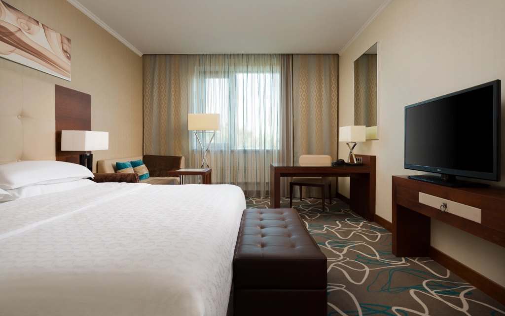 Sheraton Skypoint Luxe Room Type - Classic Double room full double bed