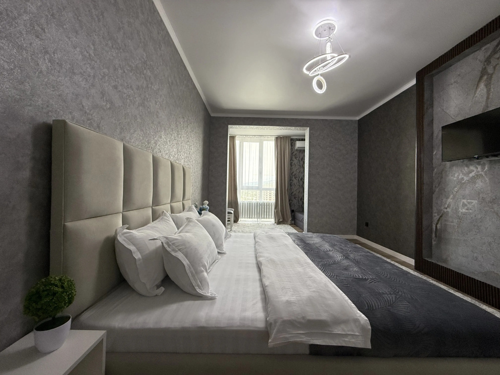 Raimbek 20 Residence & Pityevaya Voda Flat