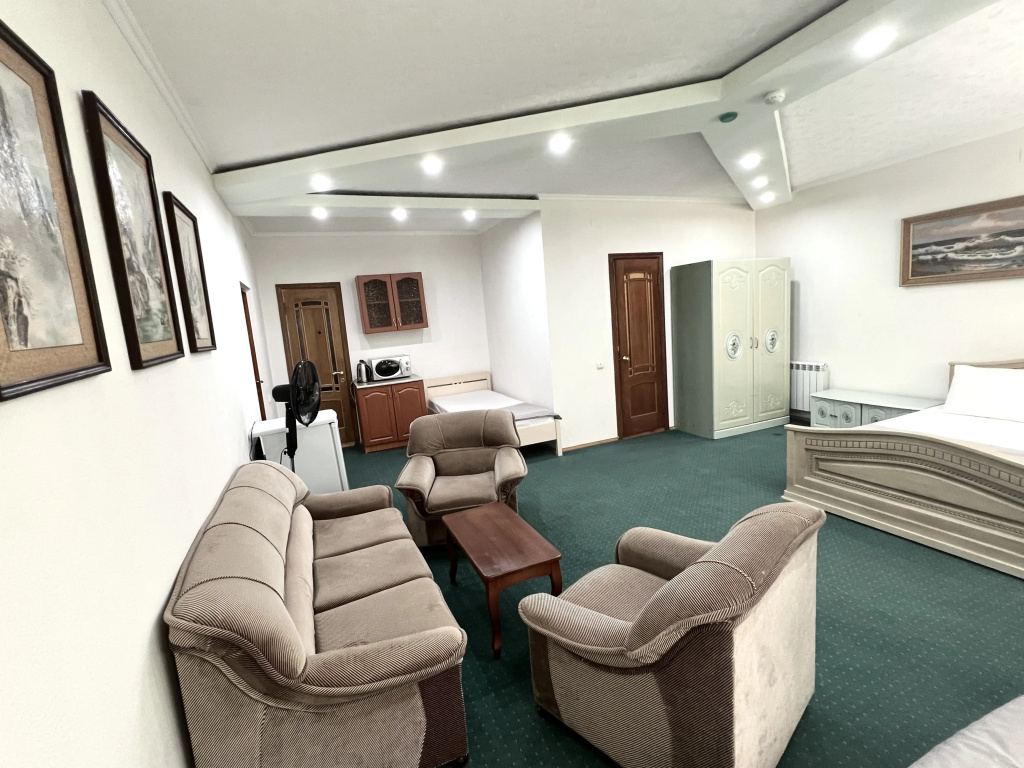 Comfort Quadruple room with balcony