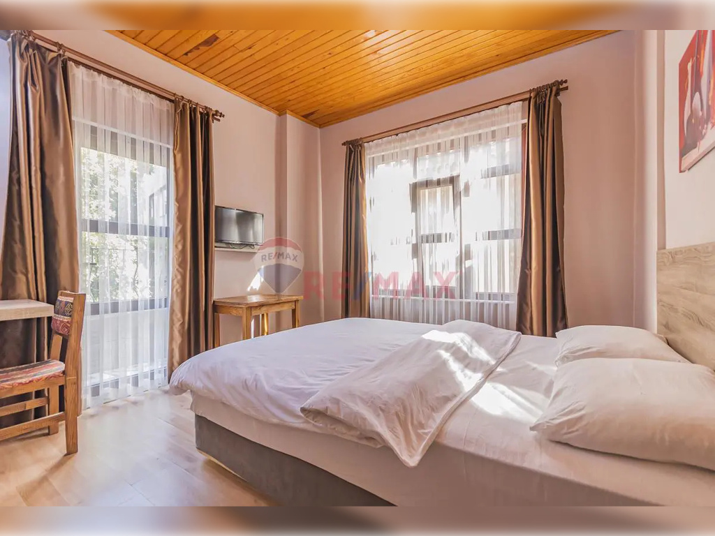 Standard Double room with balcony (full double bed)