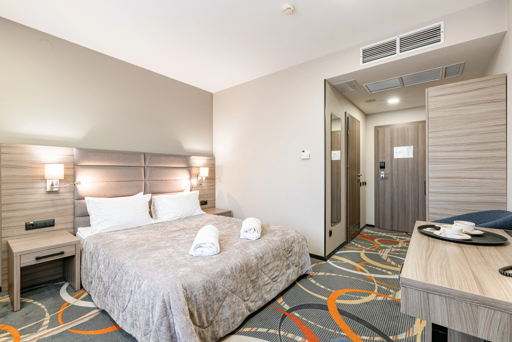 Двухместный номер Комфорт+ (улучшенный) двуспальная кровать в Willing Hotel