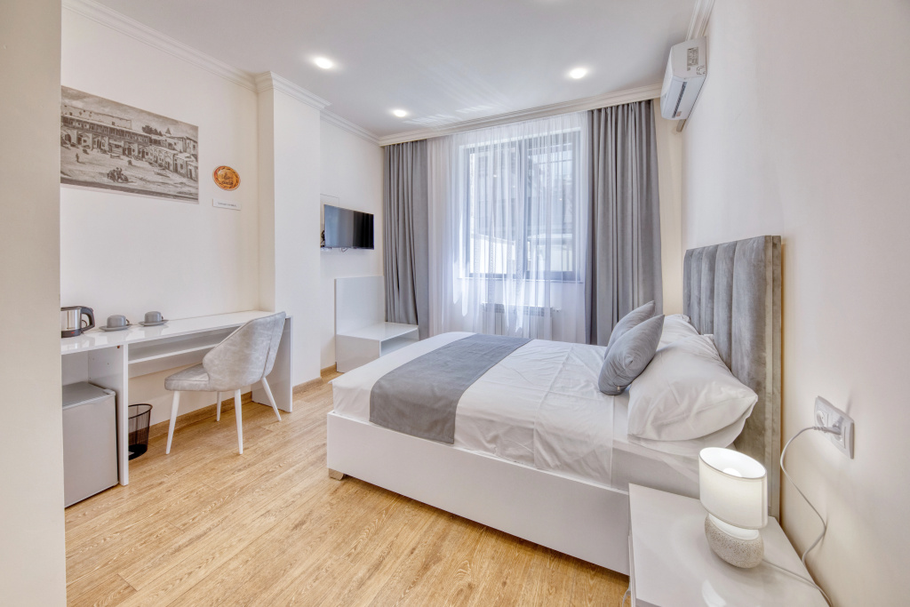 Standard Double room (full double bed)