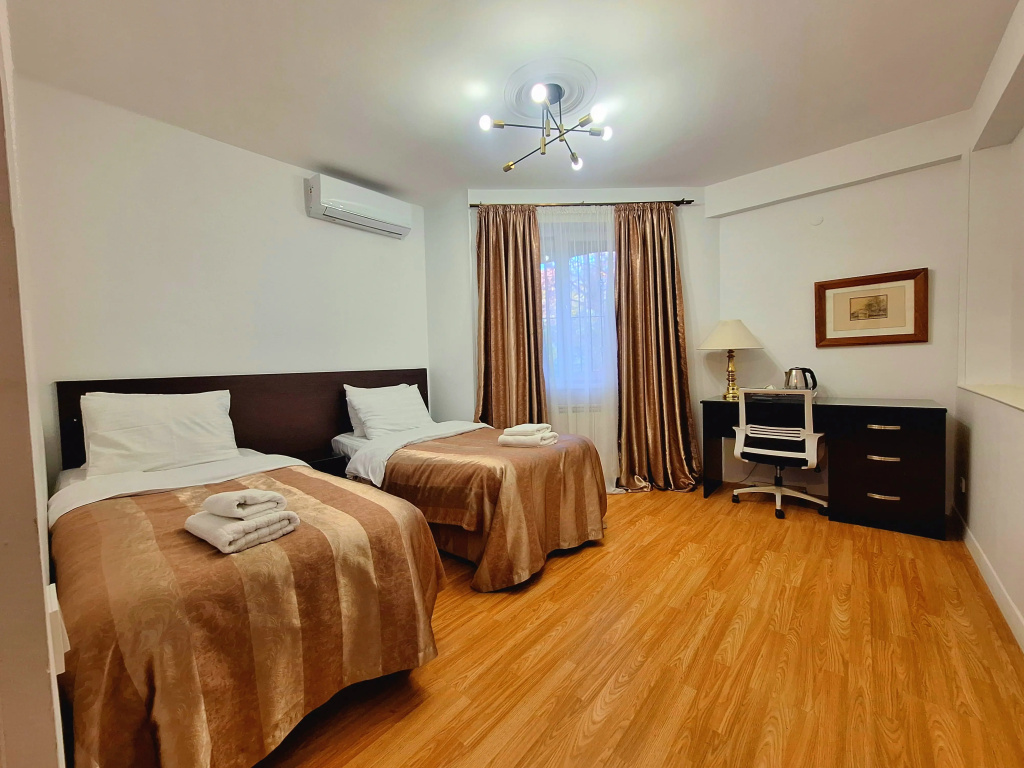 Standard Double room with balcony (twin beds)