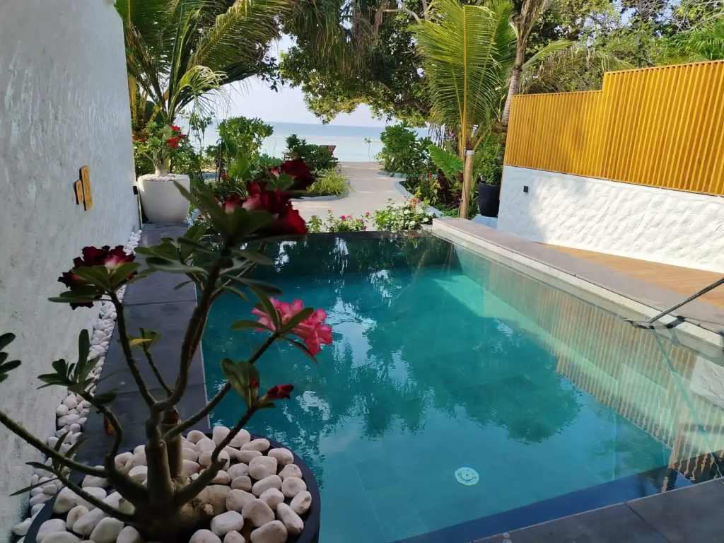 Island Luxury Retreat Maalhos Hotel
