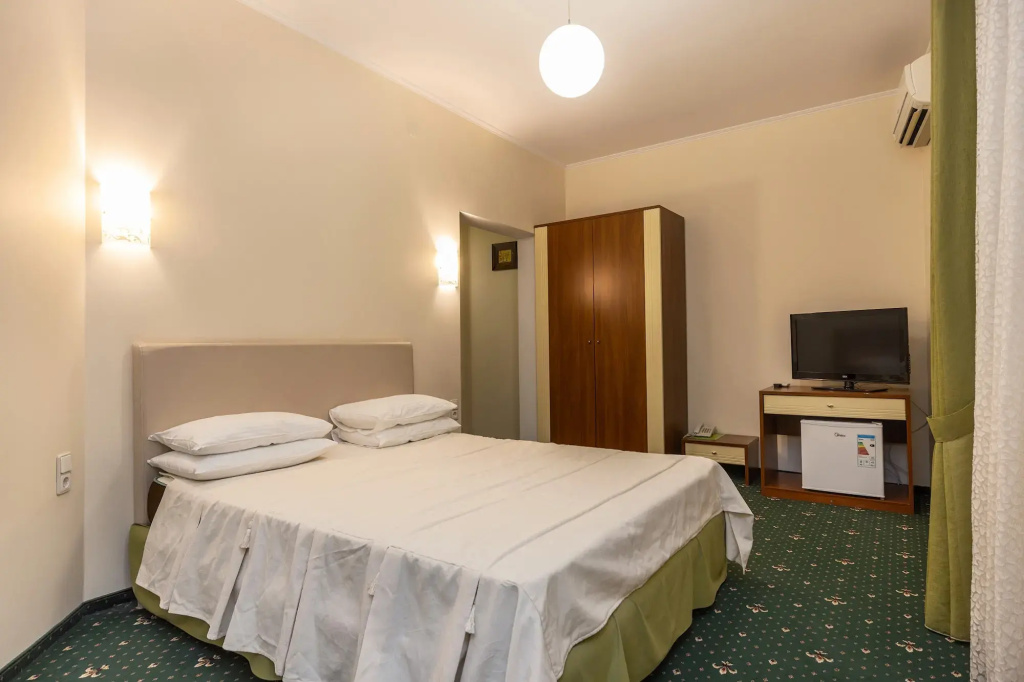 Budget Double room (full double bed)