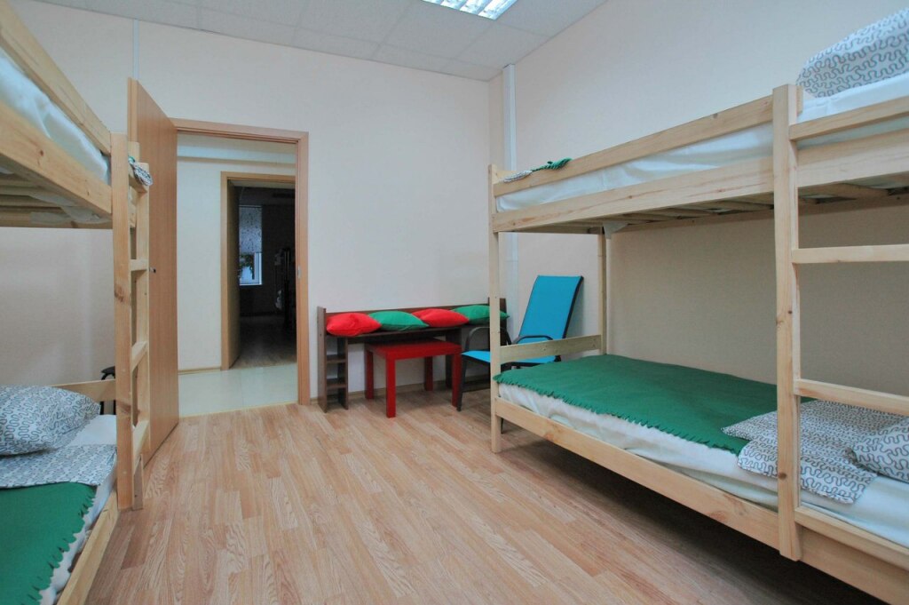dorm bunk bed - Picture of Surat Thani Airport Hostel, Phunphin - Tripadvisor