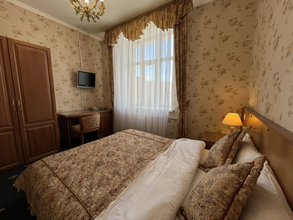 Standard Double room (full double bed)