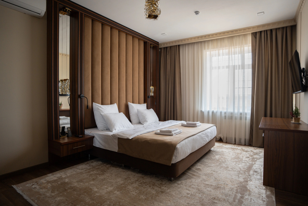 Deluxe Double room with balcony (full double bed)