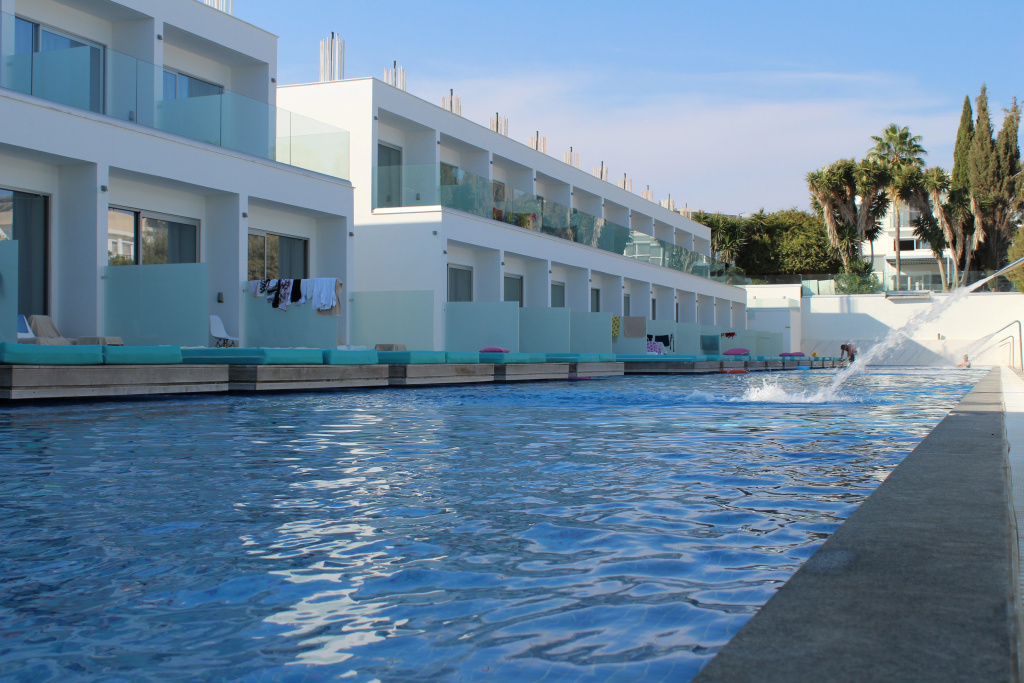 Отель Fedrania Gardens — фото
