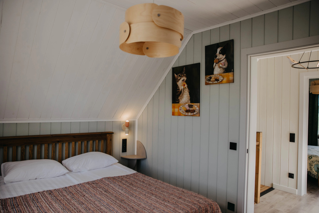 Коттедж с 3 комнатами с красивым видом из окна в Синяя синица