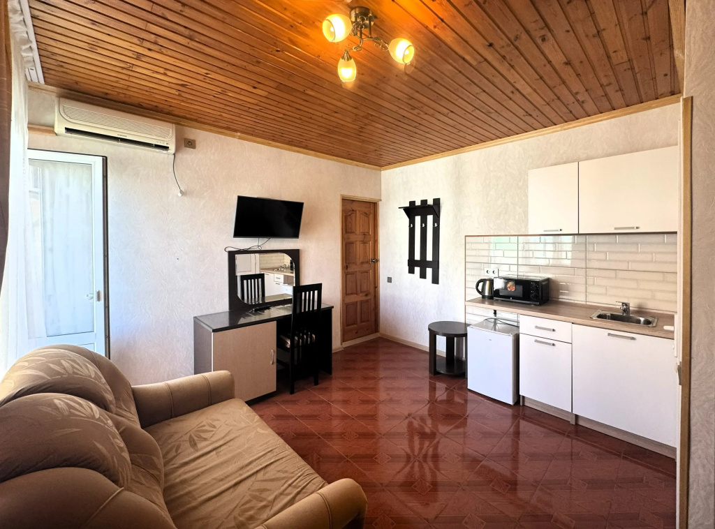 Double Studio (full double bed)