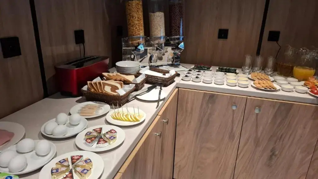 Holiday Inn Aktau, Актау, Казахстан мініатюра 7