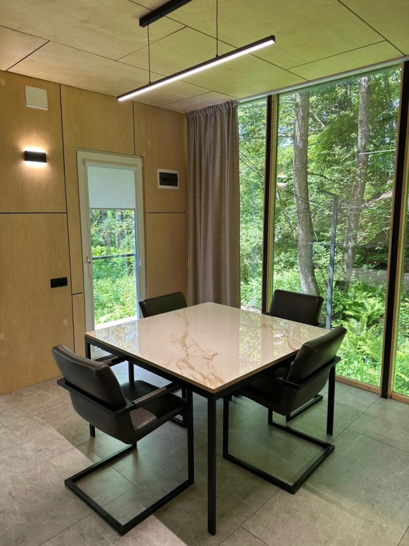 Четырёхместный коттедж с красивым видом из окна в Koban Spa Resort