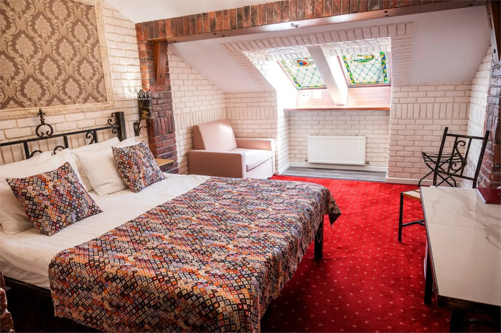 History Hotel Room Type - Superior Double Attic room full double bed