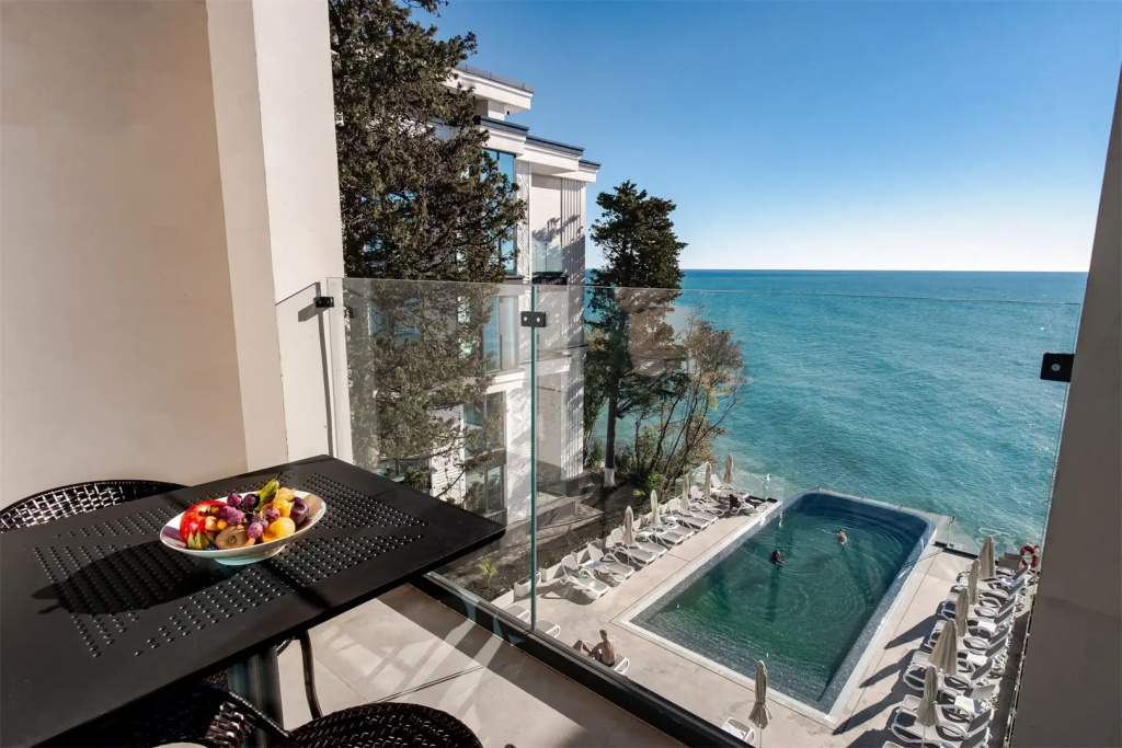 Luchezarny Rezort Resort Hotel Room Type - Double Studio with pool view full double bed