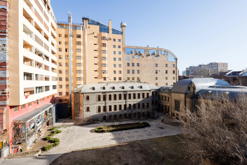 Na Yeznika Kokhbatsi Flat