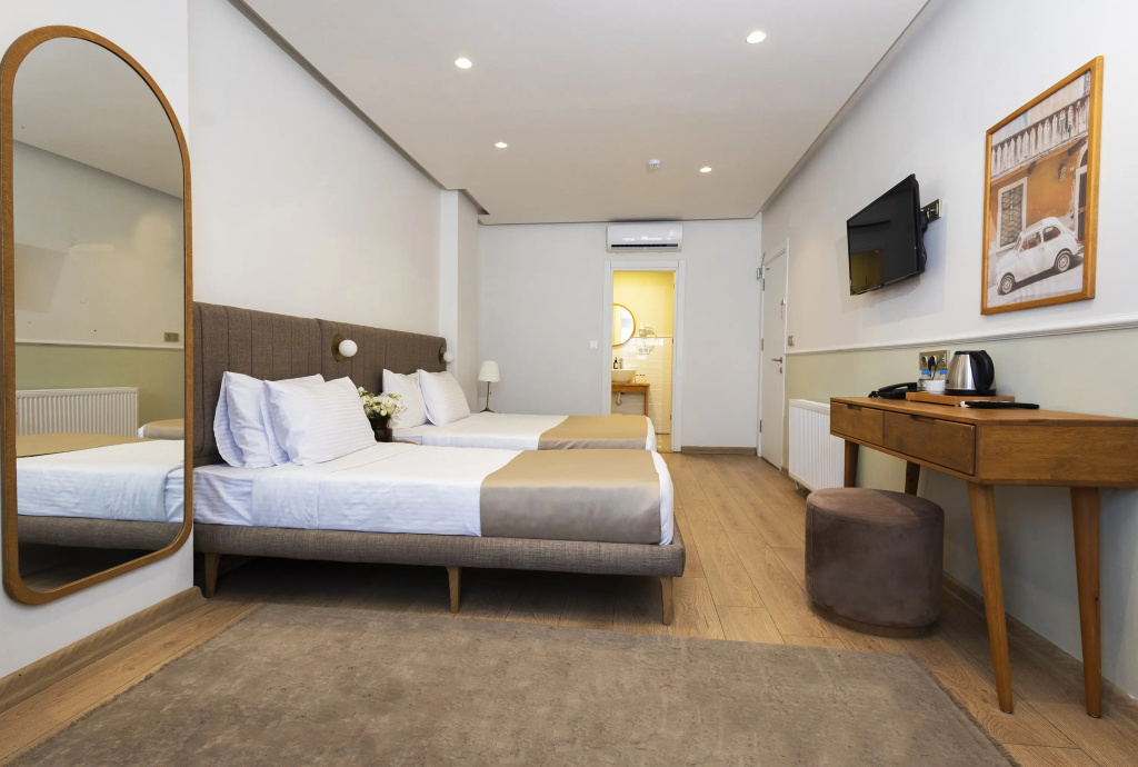 Meshk Airport Hotel - фото 8