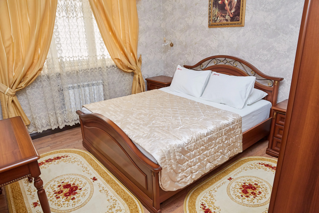 Double Suite with city view full double bed