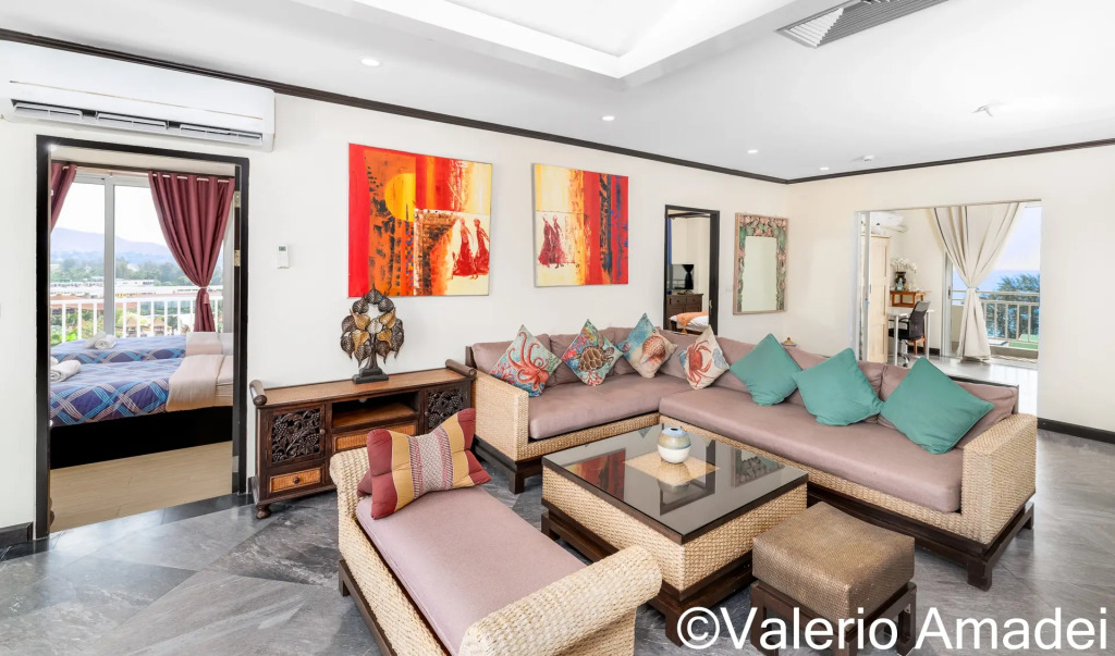 Трёхместный номер Standard с балконом и с красивым видом из окна в Апартаменты OMNIA  Phuket - Waterfront Karon