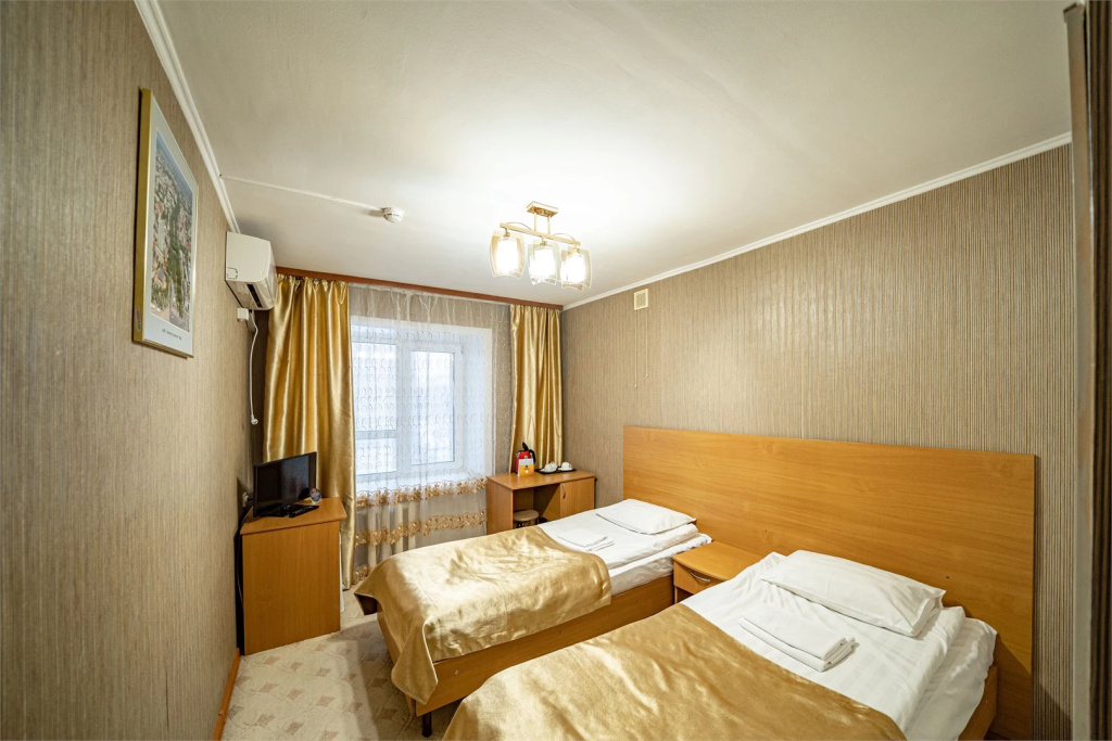 Arirang Hotel Room Type - Economy Double room twin beds