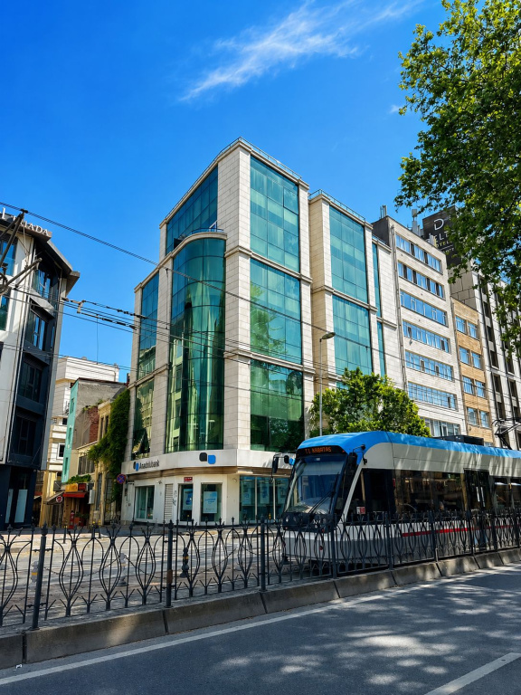 The Tram Karakoy Hotel — фото