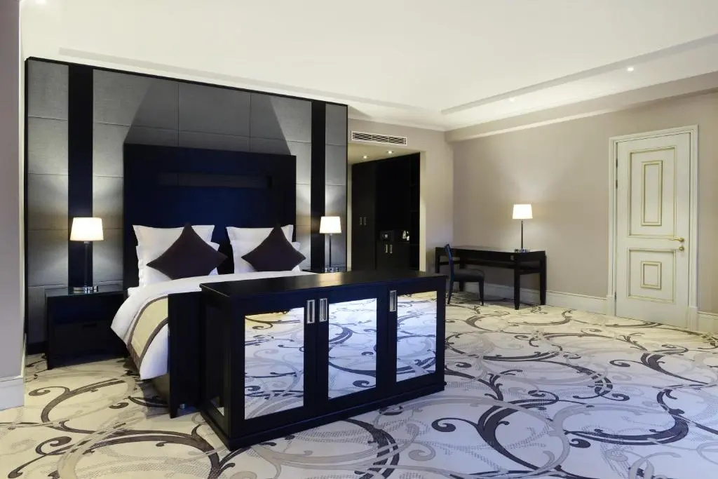 Elegance Double Suite (full double bed)