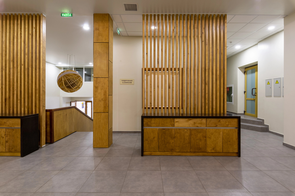 Lobby & Reception
