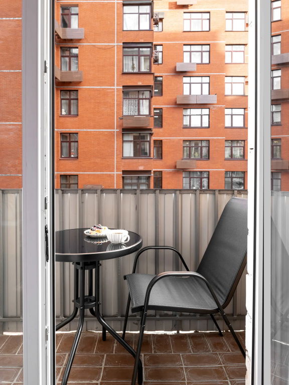 Отель Квартира GM Apartments Стильная Трехкомнатная с лоджией на 1905 года в Москве
