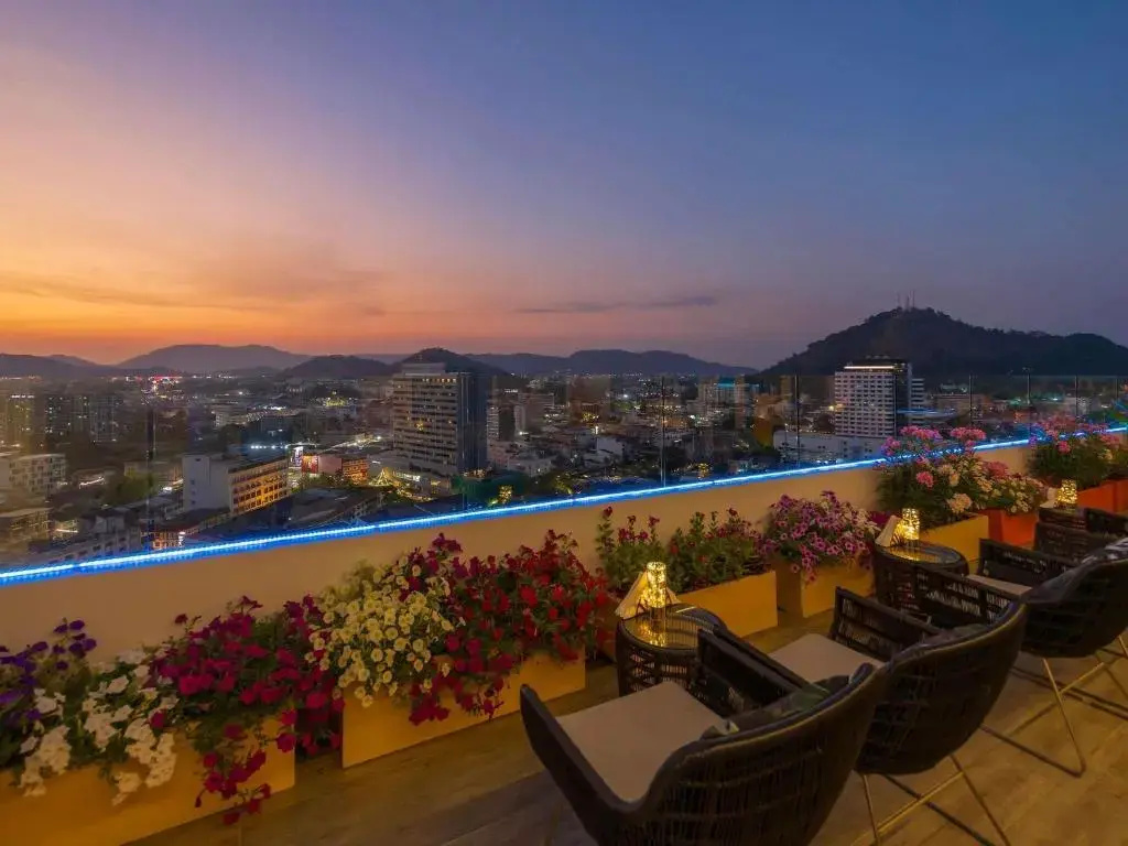 Novotel Phuket City Phokeethra Hotel — фото