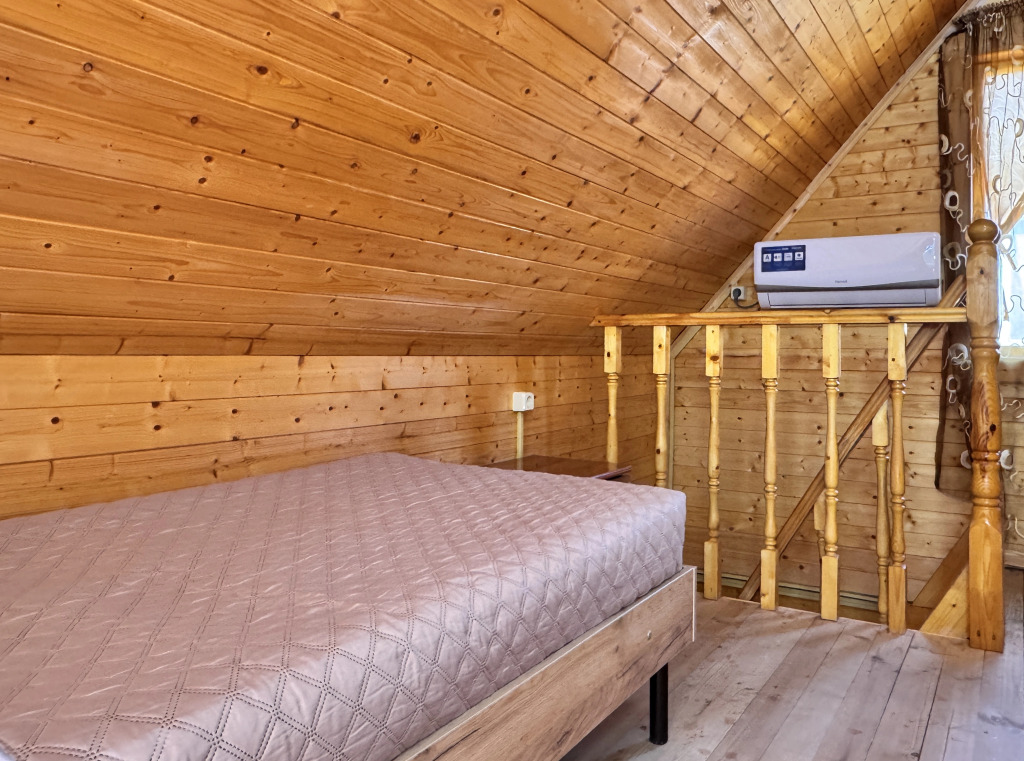 Коттедж с 3 комнатами с балконом и с видом на внутренний двор в Морская дача Арабеска