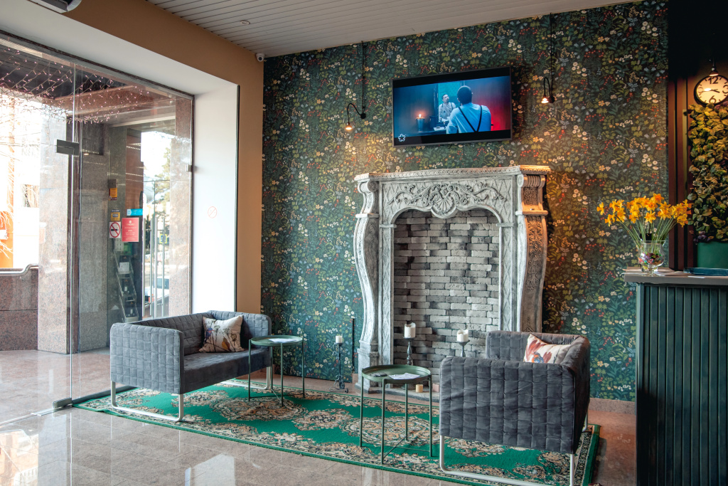 Lobby & Reception