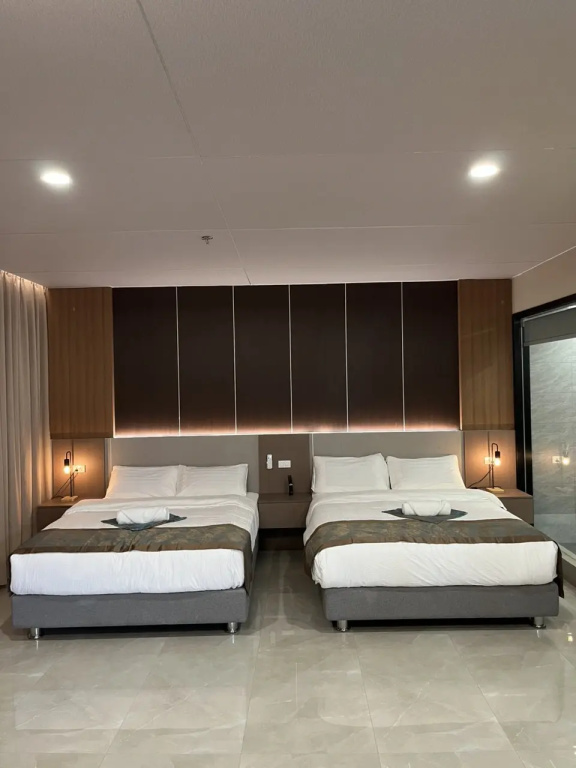 Executive Suite with city view