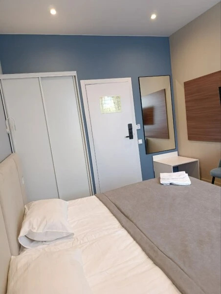 Двухместный номер Эконом 4 (№10) двуспальная кровать в Сон