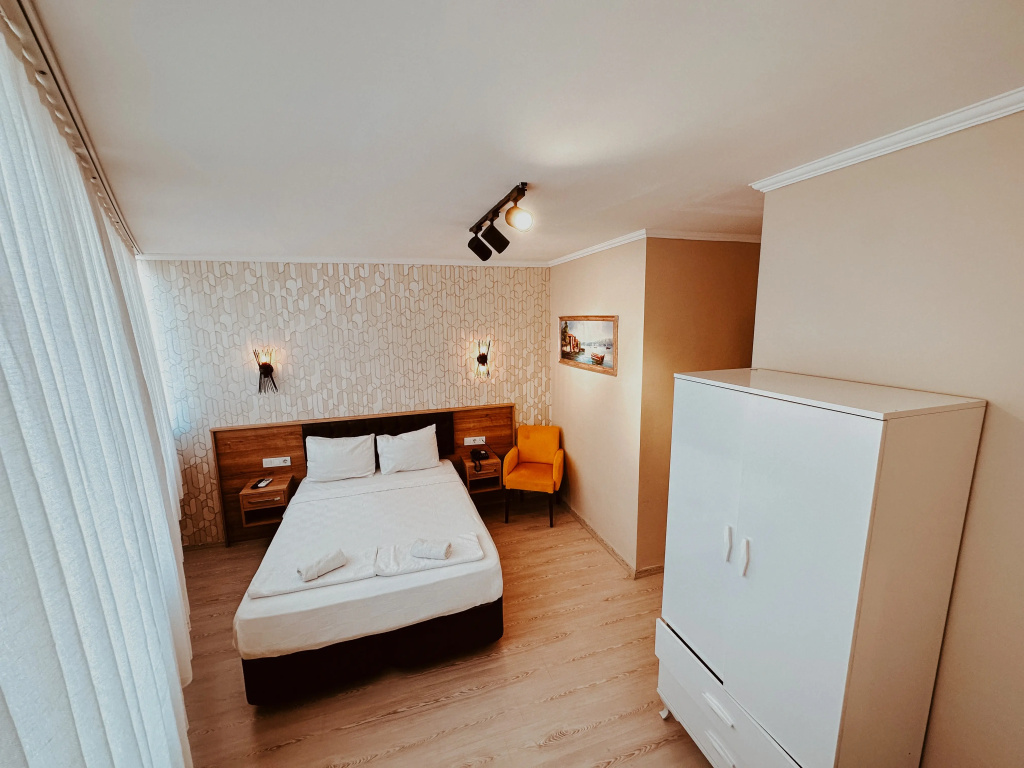Standard room with city view