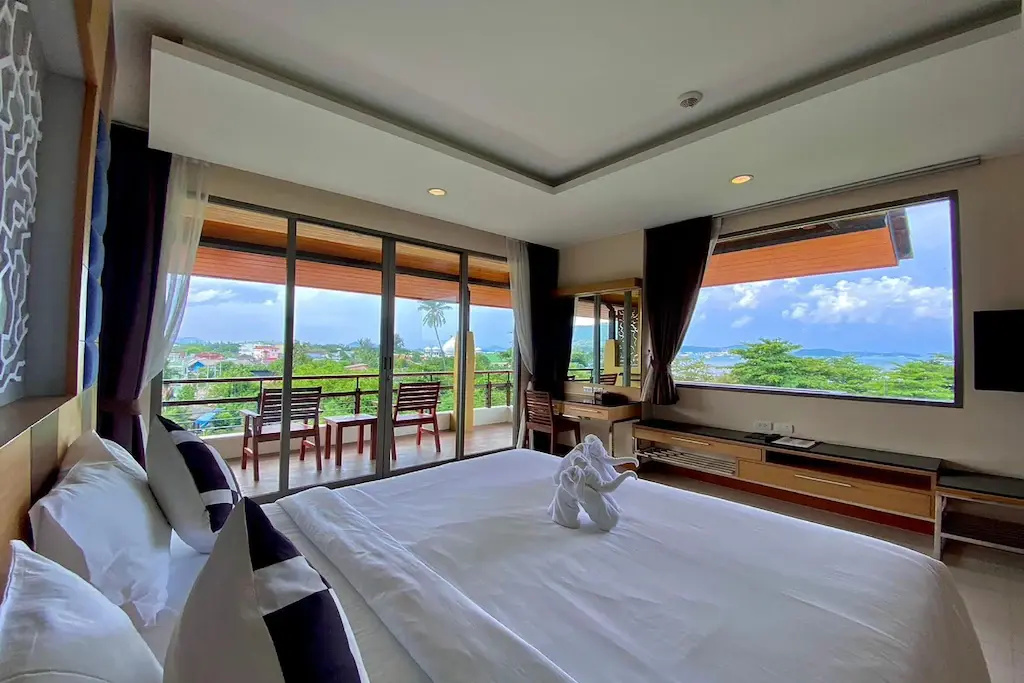 Deluxe Double room with balcony and with sea view (full double bed)