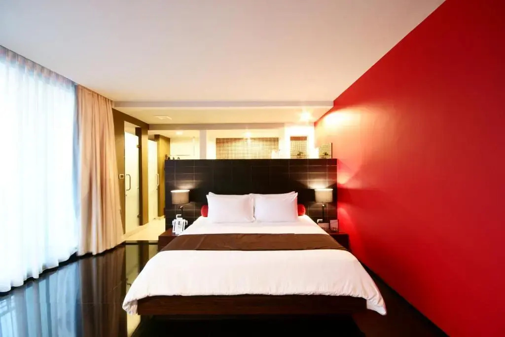 Tsix5 Hotel - Tap to explore photos