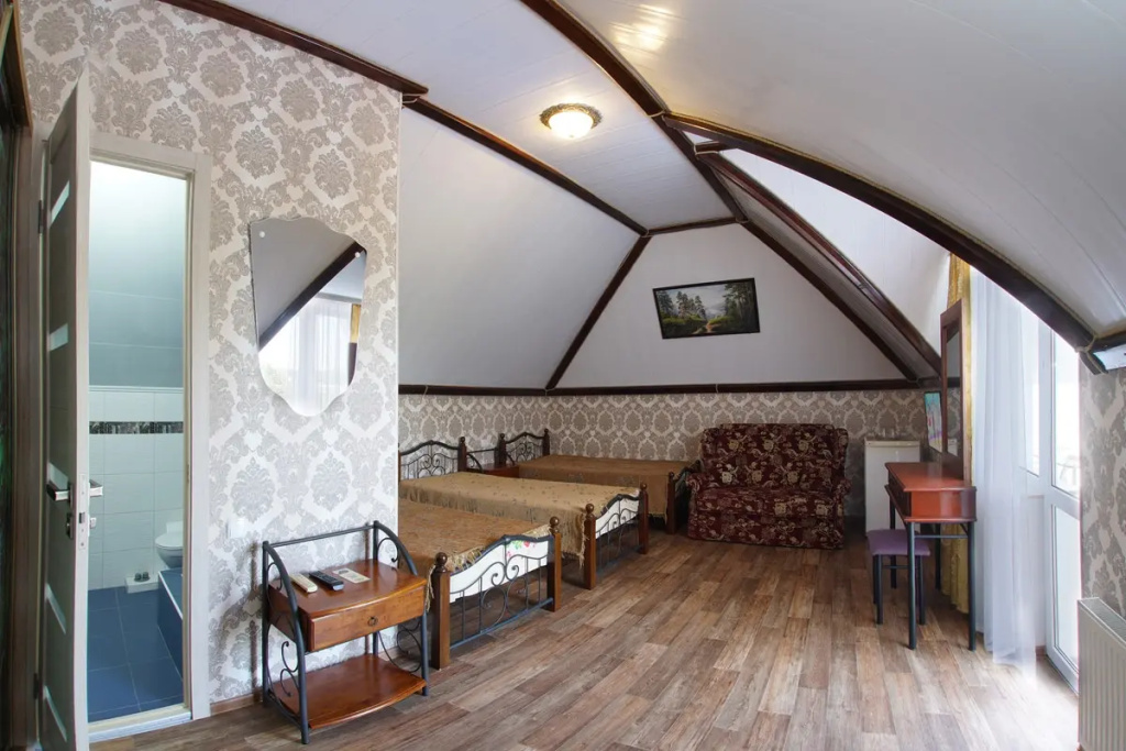 Standard Quadruple room with balcony