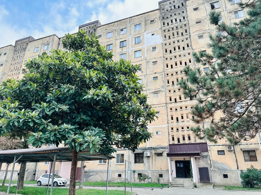S Balkonom Na Pochtovoy Ulitse Flat