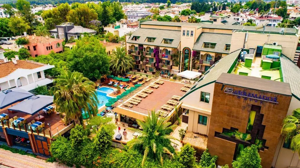Ambassador Plaza Hotel - Général