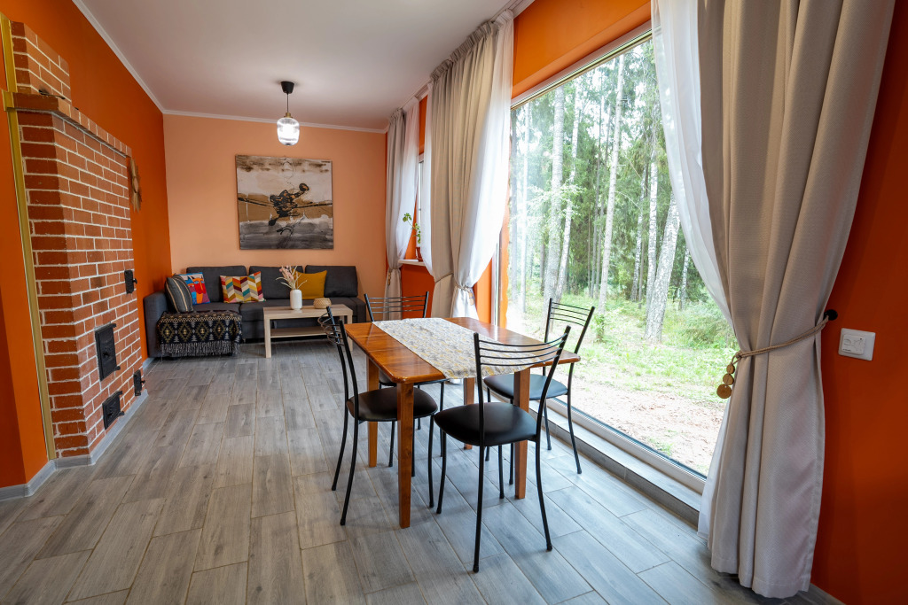 Четырёхместный коттедж Superior с красивым видом из окна в Нептун-2