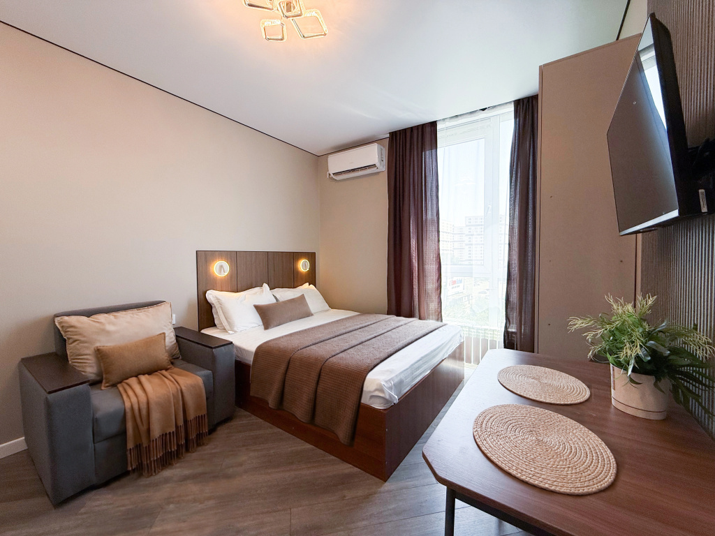 Studiya Raimbek 8-30-2 & Pityevaya Voda Flat